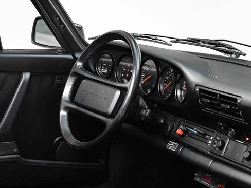 Used 1987 Porsche 911 Carrera RWD image 14