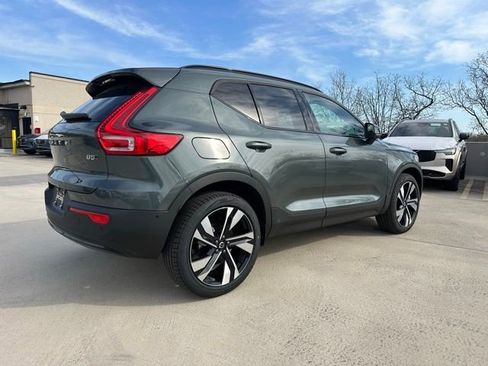 New 2026 Volvo XC40 B5 Plus w/ Climate Package image 7