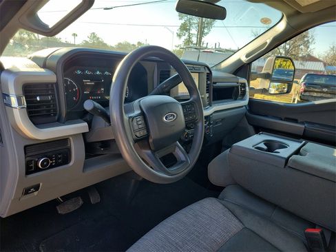 Used 2024 Ford F350 XLT image 11