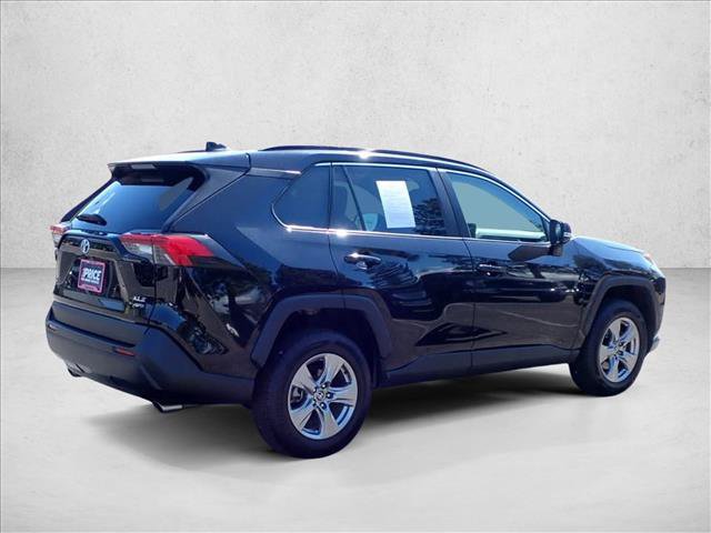 Used 2022 Toyota RAV4 XLE AWD/4WD image 4