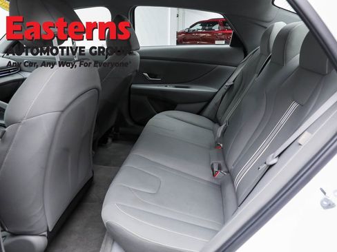 Used 2024 Hyundai Elantra SEL image 22
