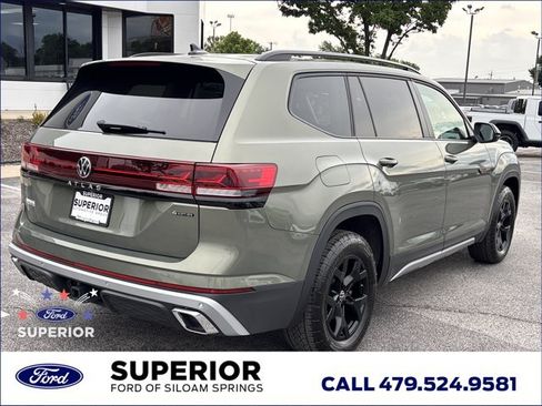 Used 2025 Volkswagen Atlas Peak Edition SE AWD/4WD image 3