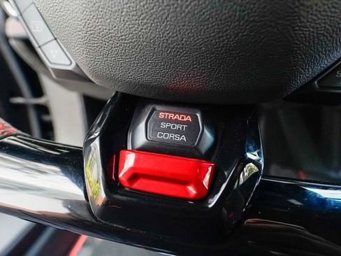 Used 2022 Lamborghini Huracan EVO image 64