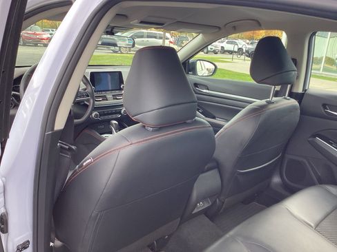 Used 2025 Nissan Altima 2.5 SR image 12