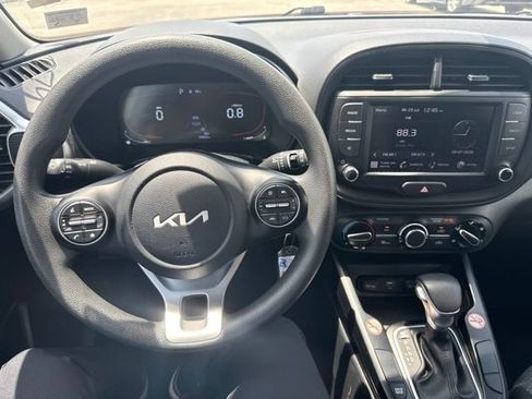 Used 2024 Kia Soul LX w/ Option Group 015 FWD image 11