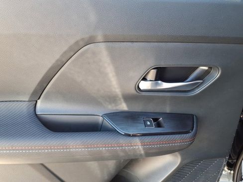 Used 2025 Nissan Kicks SR FWD image 10