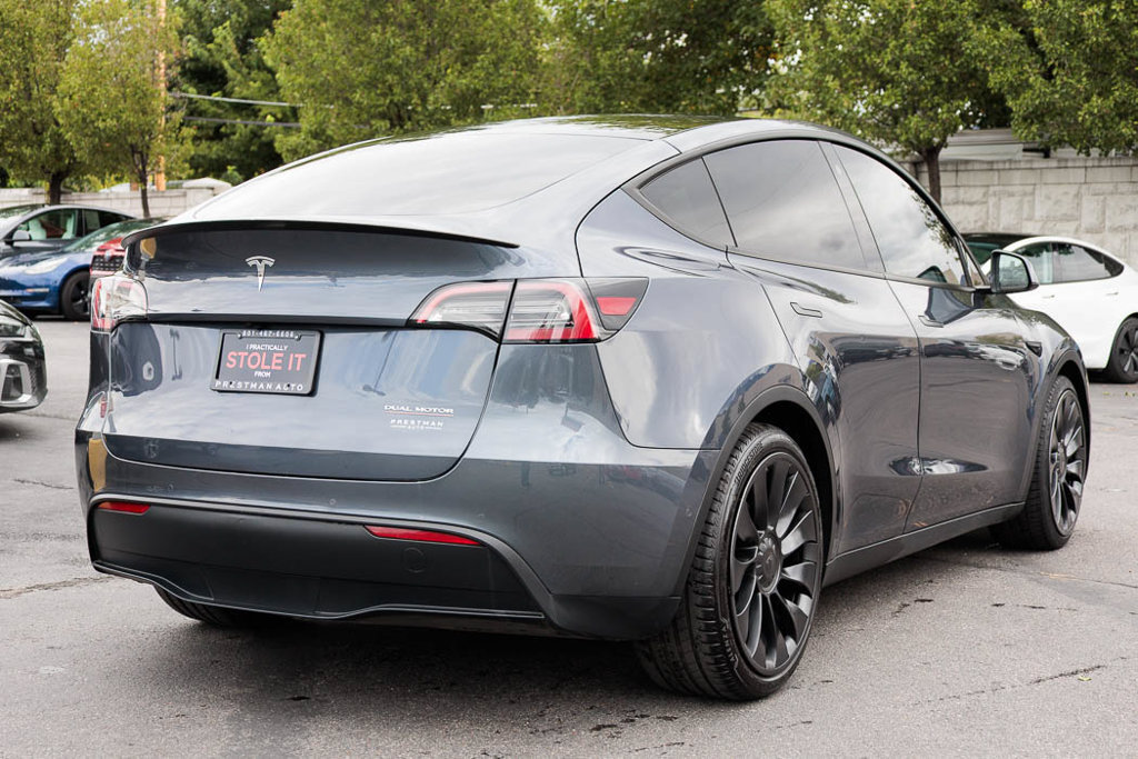 Used 2022 Tesla Model Y Performance AWD/4WD image 32