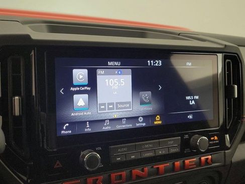 Used 2025 Nissan Frontier PRO-4X w/ Pro Convenience Package image 3