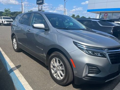 Certified 2024 Chevrolet Equinox LT FWD image 3