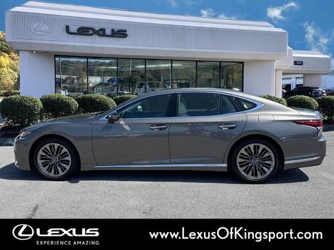 Used 2020 Lexus LS 500 w/ Accessory Package (Z2) RWD image 2