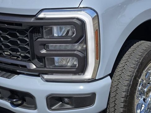 Used 2024 Ford F250 Lariat w/ Sport Appearance Package AWD/4WD image 8