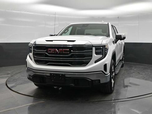 Used 2023 GMC Sierra 1500 SLT w/ SLT Premium Package AWD/4WD image 3