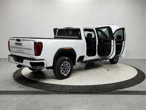 Used 2021 GMC Sierra 2500 AT4 image 15