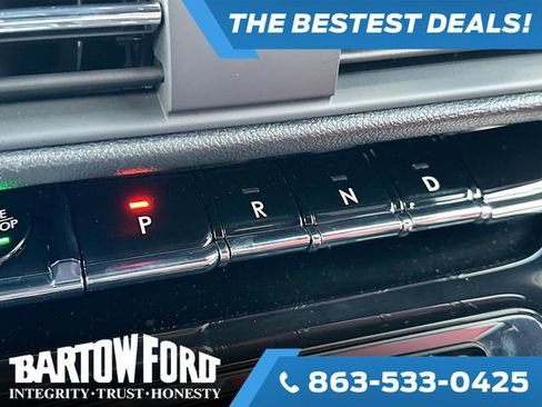 Used 2025 Lincoln Corsair Reserve image 17