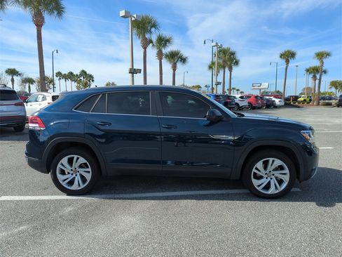 Used 2020 Volkswagen Atlas Cross Sport SE image 3