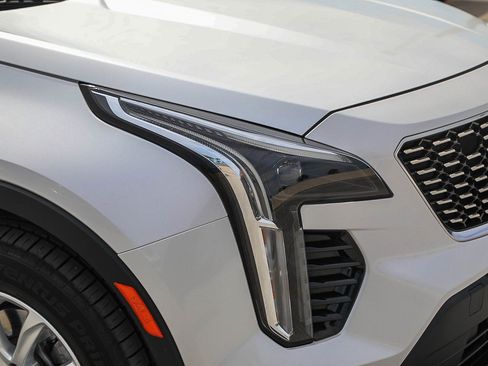 Used 2023 Cadillac XT4 Luxury w/ Cold Weather Package FWD image 8