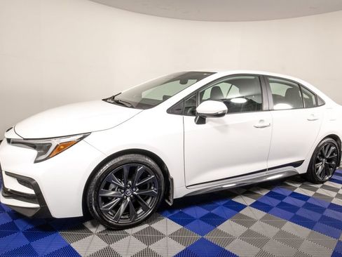 Used 2024 Toyota Corolla SE FWD image 1