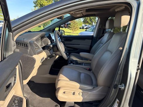 Used 2018 Honda Odyssey Touring image 17