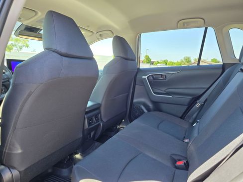 Used 2025 Toyota RAV4 LE AWD/4WD image 12