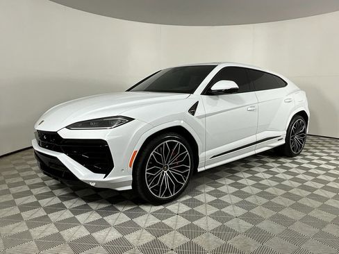 Used 2025 Lamborghini Urus SE image 1