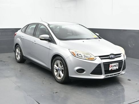 Used 2014 Ford Focus SE FWD image 5
