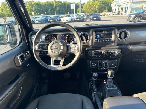 Used 2019 Jeep Wrangler Unlimited Sahara w/ Cold Weather Group AWD/4WD image 24