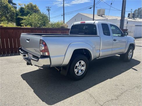 Used 2013 Toyota Tacoma PreRunner image 6