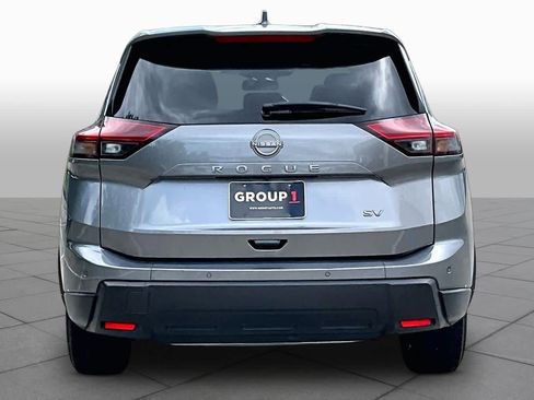 Used 2024 Nissan Rogue SV image 5