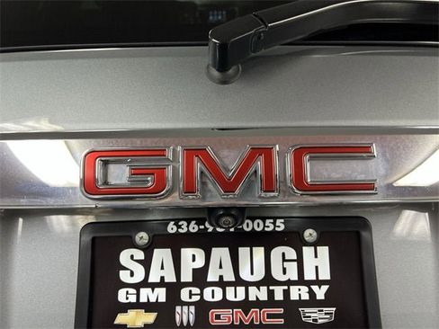 Used 2023 GMC Acadia SLE w/ Driver Convenience Package image 30