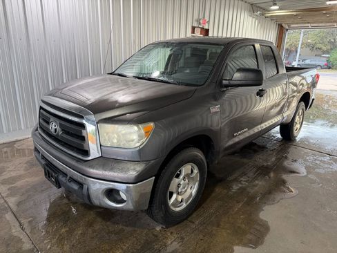 Used 2011 Toyota Tundra SR5 w/ Tow Pkg image 1