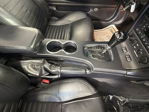 Used 2003 Ford Thunderbird image 29