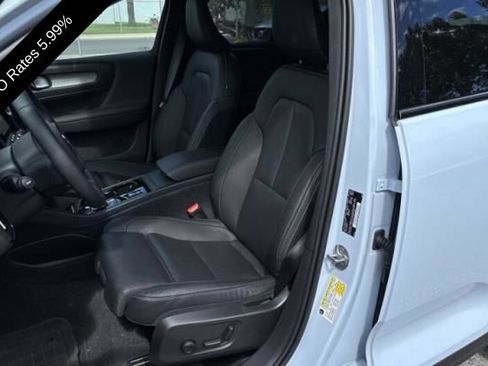 Used 2024 Volvo XC40 B5 Plus w/ Protection Package Premier AWD/4WD image 9
