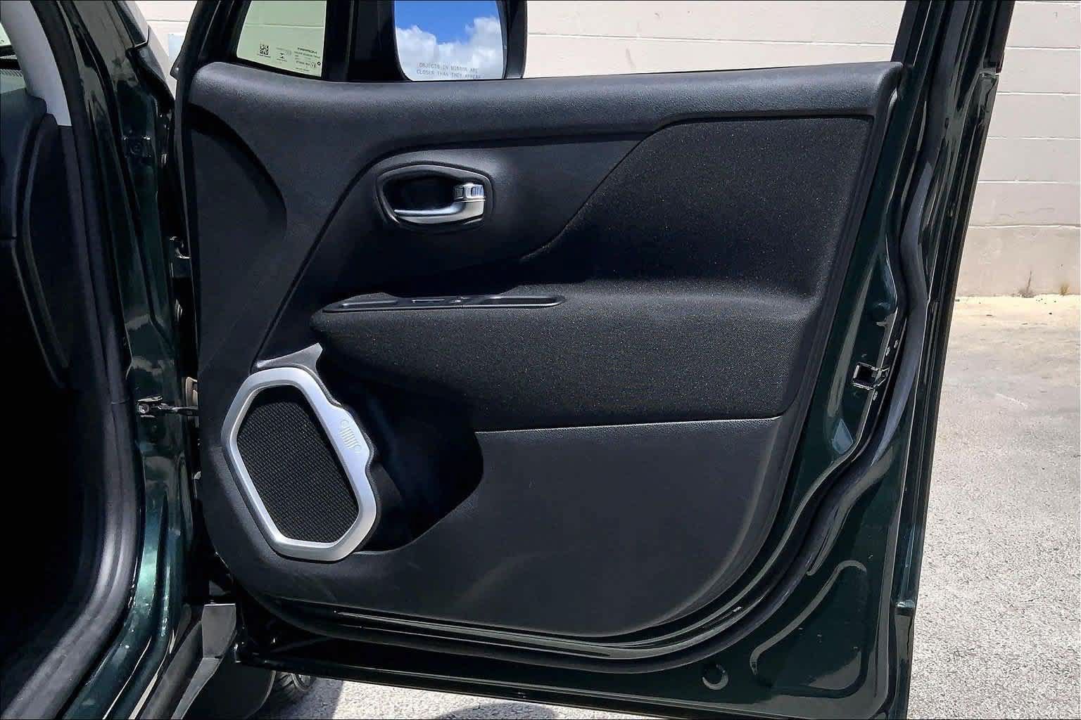 Used 2021 Jeep Renegade Sport FWD image 28