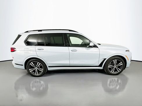 Used 2025 BMW X7 xDrive40i w/ M Sport Package image 4