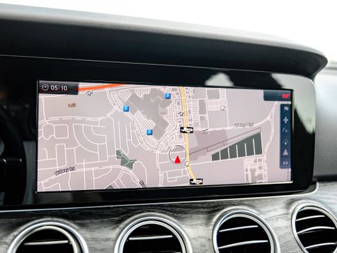 Used 2017 Mercedes-Benz E 300 image 21
