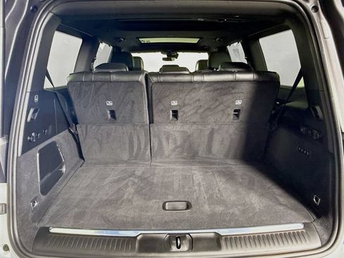 Used 2023 Jeep Grand Wagoneer 4WD w/ Flexible Seating Group image 28