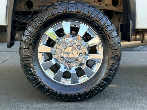Used 2019 GMC Sierra 2500 Denali w/ Duramax Plus Package AWD/4WD image 13