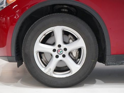 Used 2018 Alfa Romeo Stelvio AWD image 11