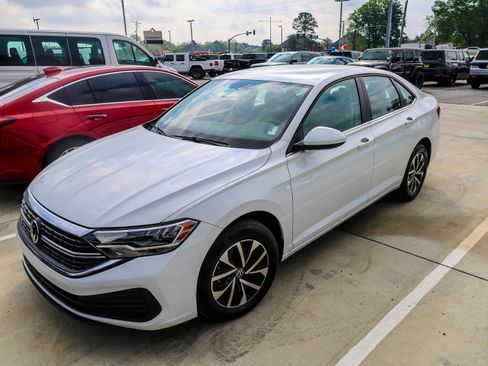 Used 2023 Volkswagen Jetta S image 2