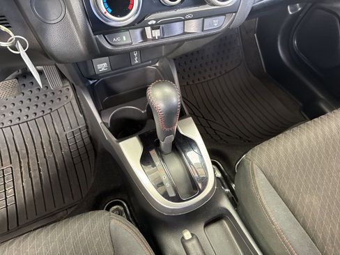 Used 2018 Honda Fit Sport image 9