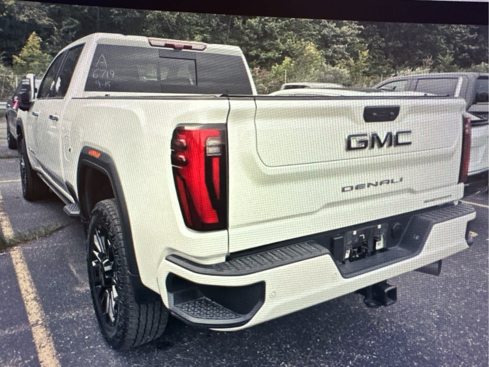 Used 2026 GMC Sierra 2500 Denali Ultimate AWD/4WD image 2