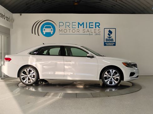 Used 2021 Volkswagen Passat 2.0T SE image 20