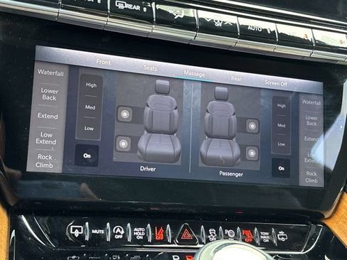 Used 2024 Jeep Grand Wagoneer Series III w/ HD Trailer Tow Package AWD/4WD image 42