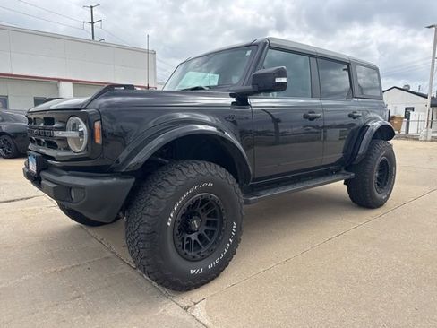 Used 2022 Ford Bronco Outer Banks image 2