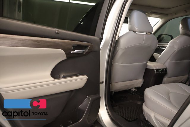 Used 2021 Toyota Highlander Platinum AWD/4WD image 31