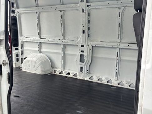 Used 2024 RAM ProMaster 2500 w/ Convenience Group image 29