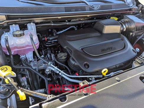 New 2026 Chrysler Pacifica Limited AWD/4WD image 32