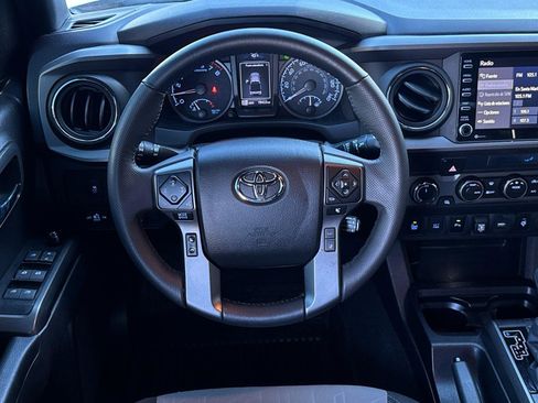 Used 2022 Toyota Tacoma TRD Off-Road image 16