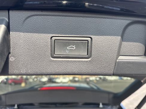 Used 2023 Volkswagen Atlas SE AWD/4WD image 14