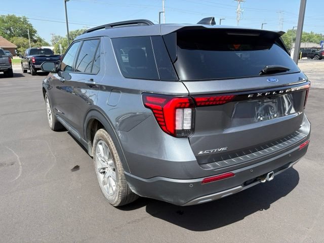 Used 2025 Ford Explorer Active w/ Active Comfort Package AWD/4WD image 5